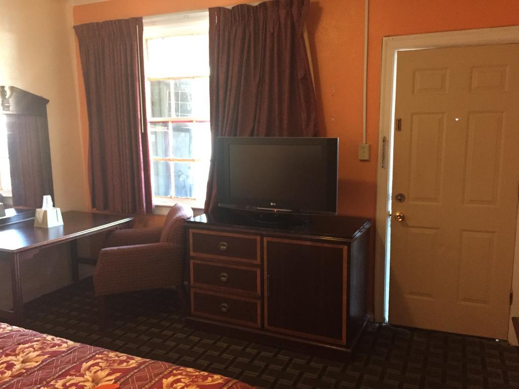Budget Inn Downtown Mobile Ngoại thất bức ảnh